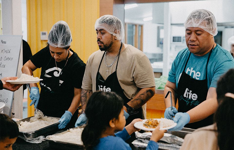 Auckland community group makes sure everyone gets a meal