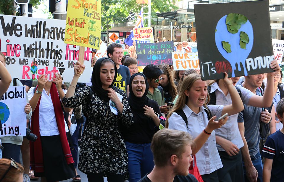 Politicians praise students at Auckland climate change strike