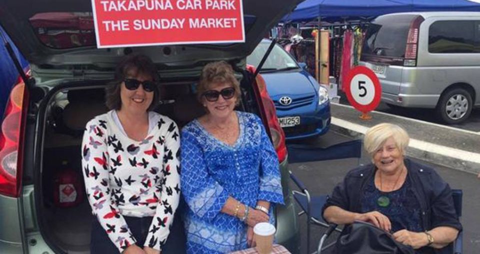 Thousands sign to save their Sunday market