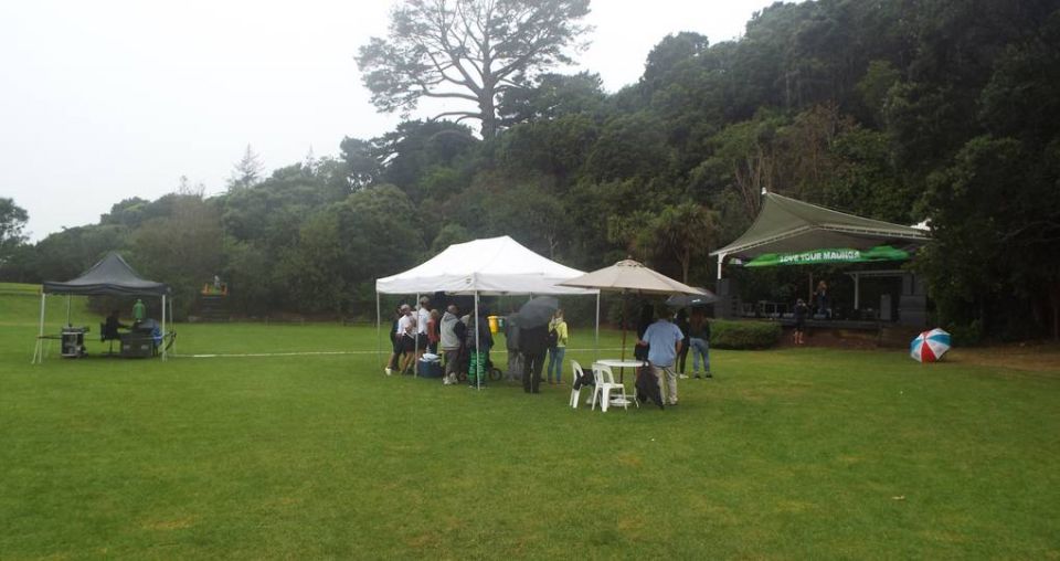 Aucklanders brave the rain to celebrate their mountains